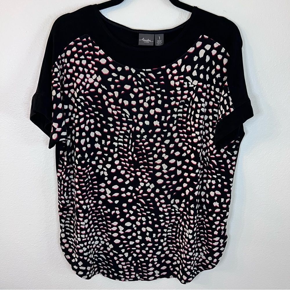 Chicos Travelers Top Size 1 (med 8) Short Sleeve Black With Dots